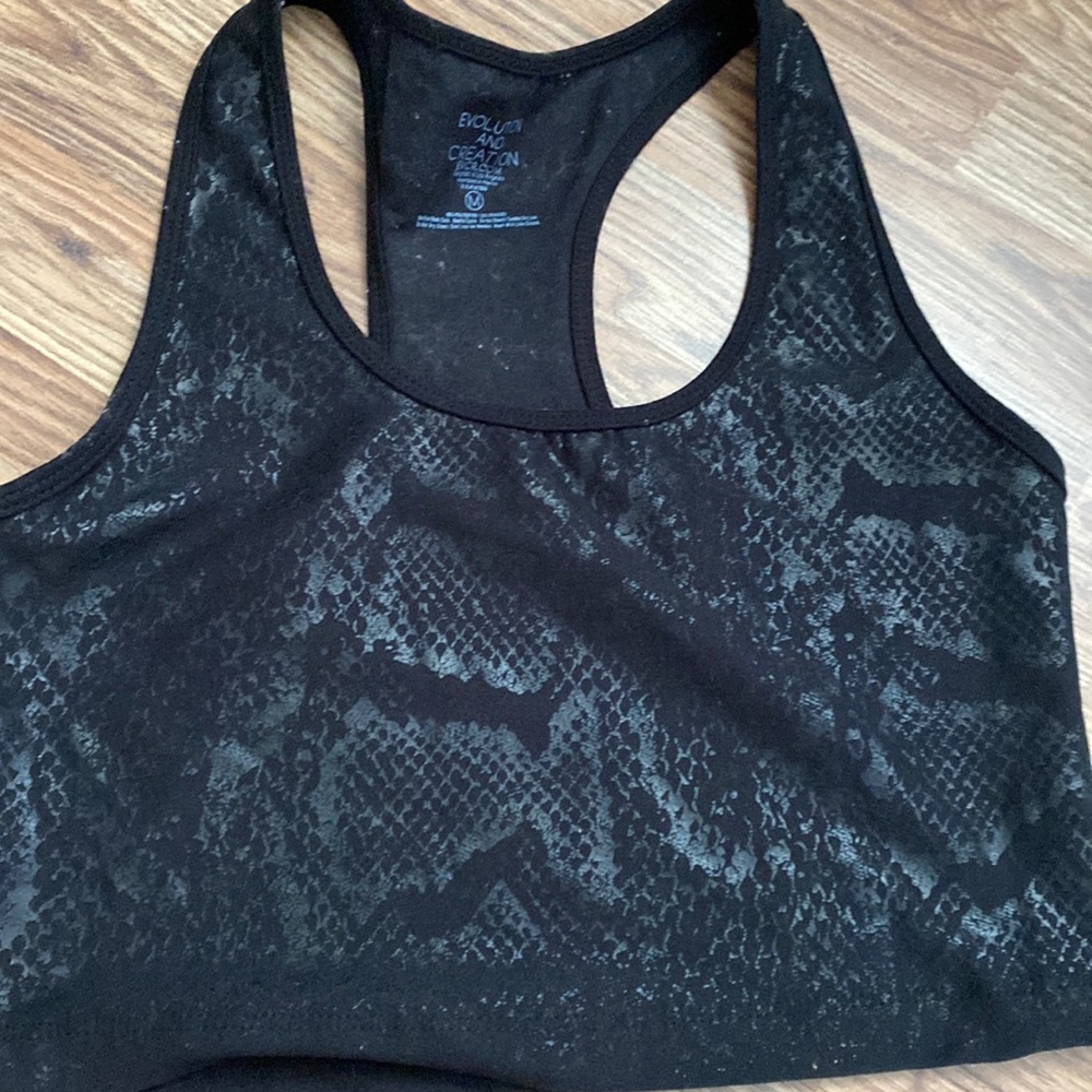 gym tank top or bra